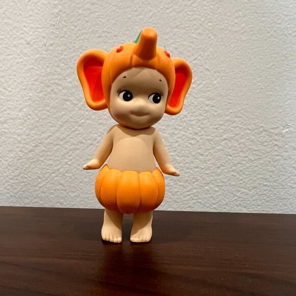 Sonny Angel Pumpkin Patch Series Elephant Halloween 2025 - Picture 2 of 3